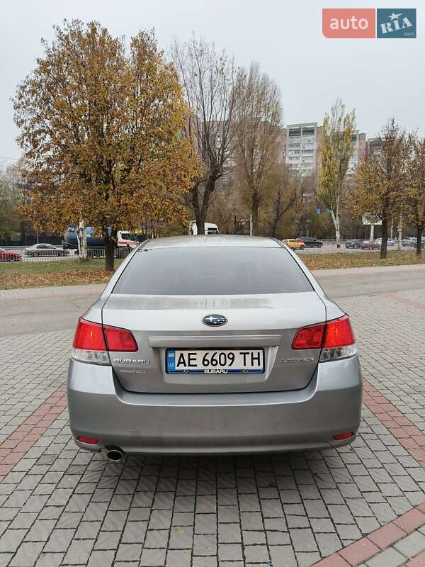 Седан Subaru Legacy 2010 в Днепре