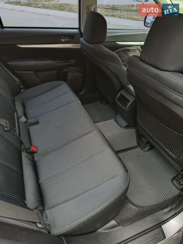 Седан Subaru Legacy 2010 в Днепре