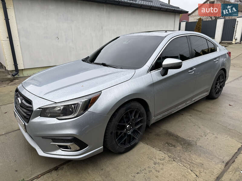 Седан Subaru Legacy 2018 в Днепре