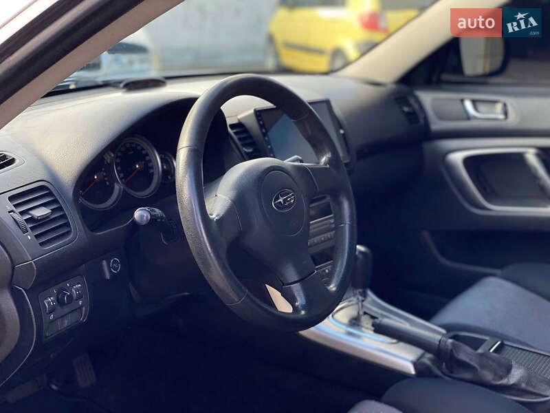 Седан Subaru Legacy 2004 в Днепре