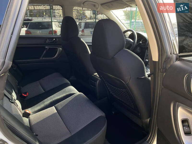 Седан Subaru Legacy 2004 в Днепре