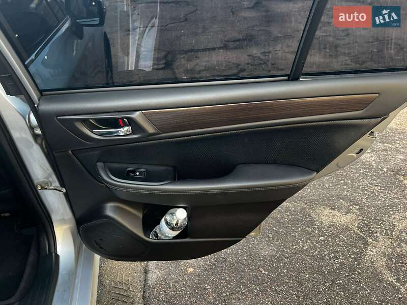 Седан Subaru Legacy 2015 в Дніпрі