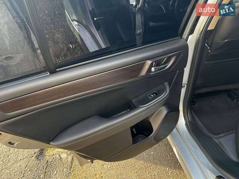 Седан Subaru Legacy 2015 в Дніпрі