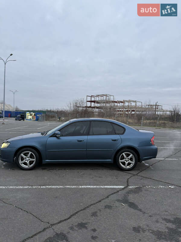 Седан Subaru Legacy 2003 в Киеве