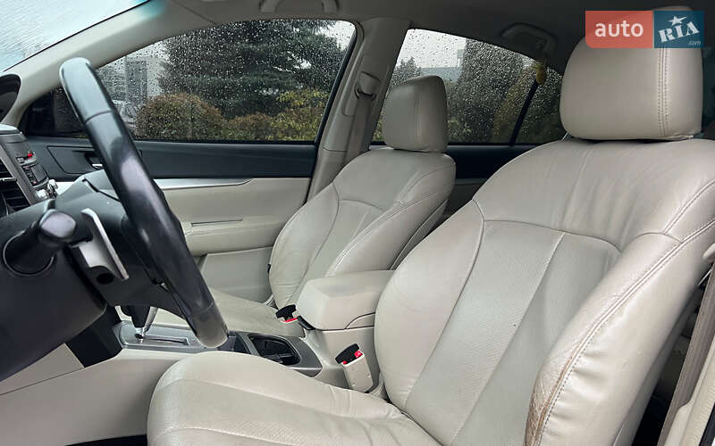 Седан Subaru Legacy 2010 в Львові