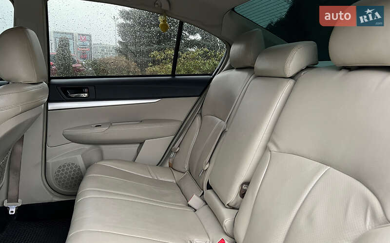 Седан Subaru Legacy 2010 в Львові