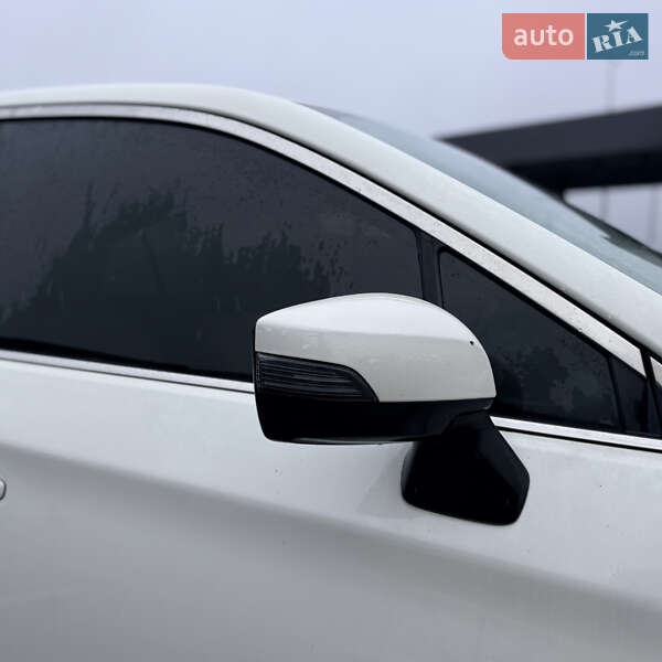 Седан Subaru Legacy 2015 в Милій