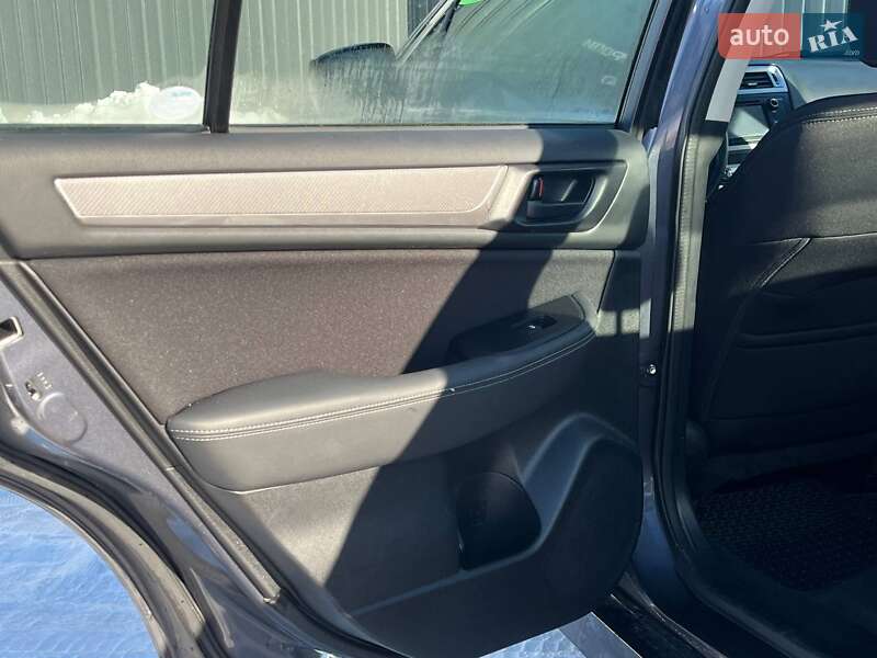 Седан Subaru Legacy 2015 в Львове