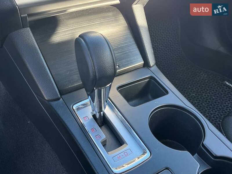 Седан Subaru Legacy 2015 в Львове