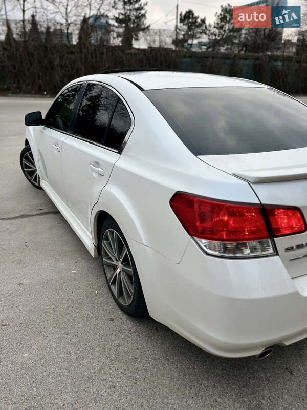 Седан Subaru Legacy 2013 в Днепре