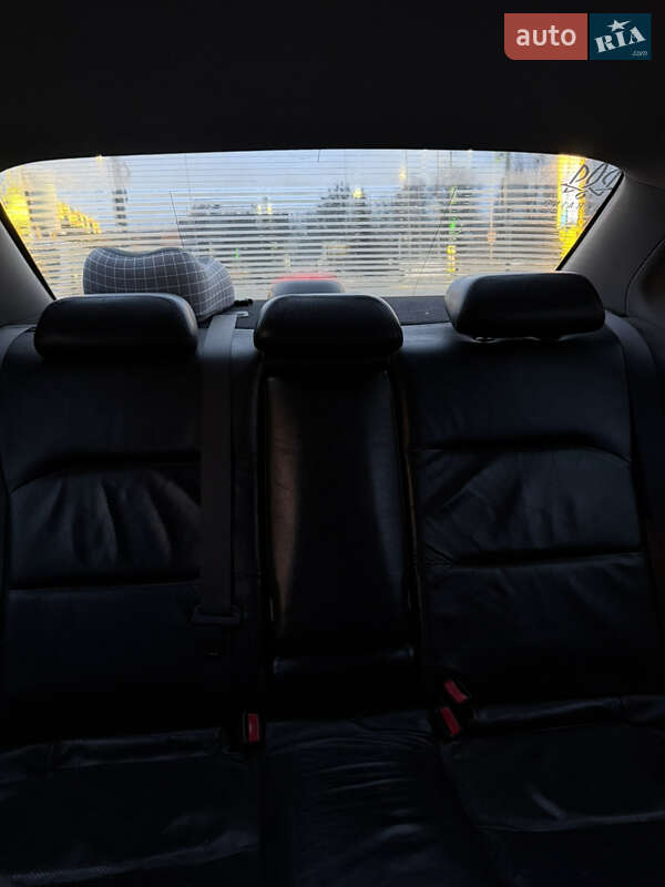 Седан Subaru Legacy 2004 в Ірпені