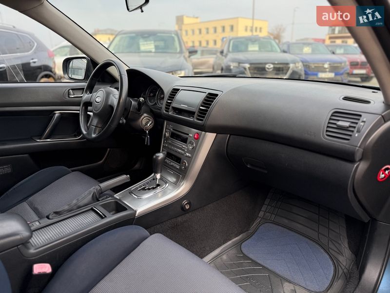 Седан Subaru Legacy 2004 в Киеве