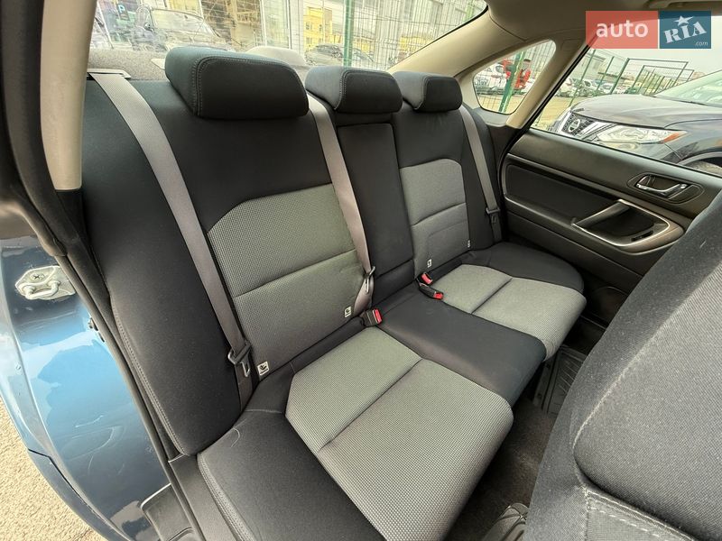 Седан Subaru Legacy 2004 в Киеве