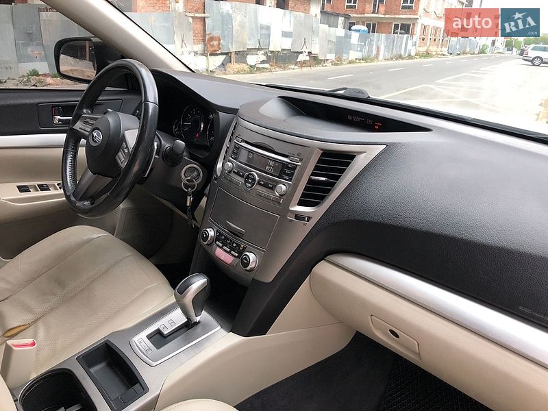 Седан Subaru Legacy 2010 в Львове