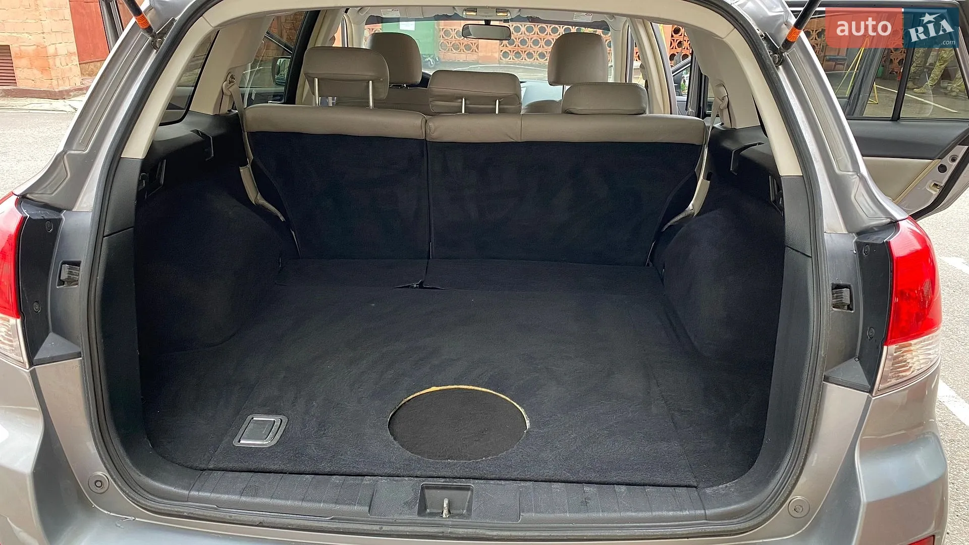 2010 Subaru Legacy - мініатюра 11