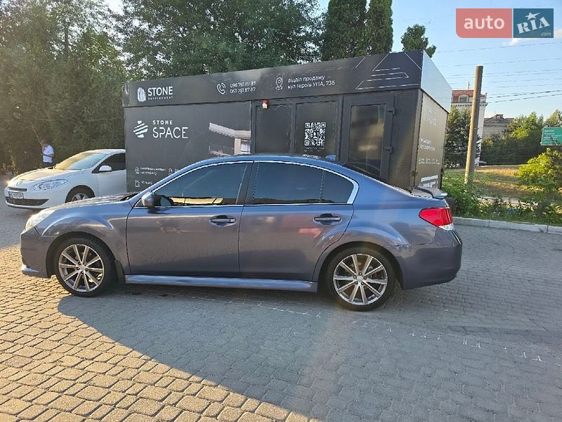 Седан Subaru Legacy 2014 в Львове