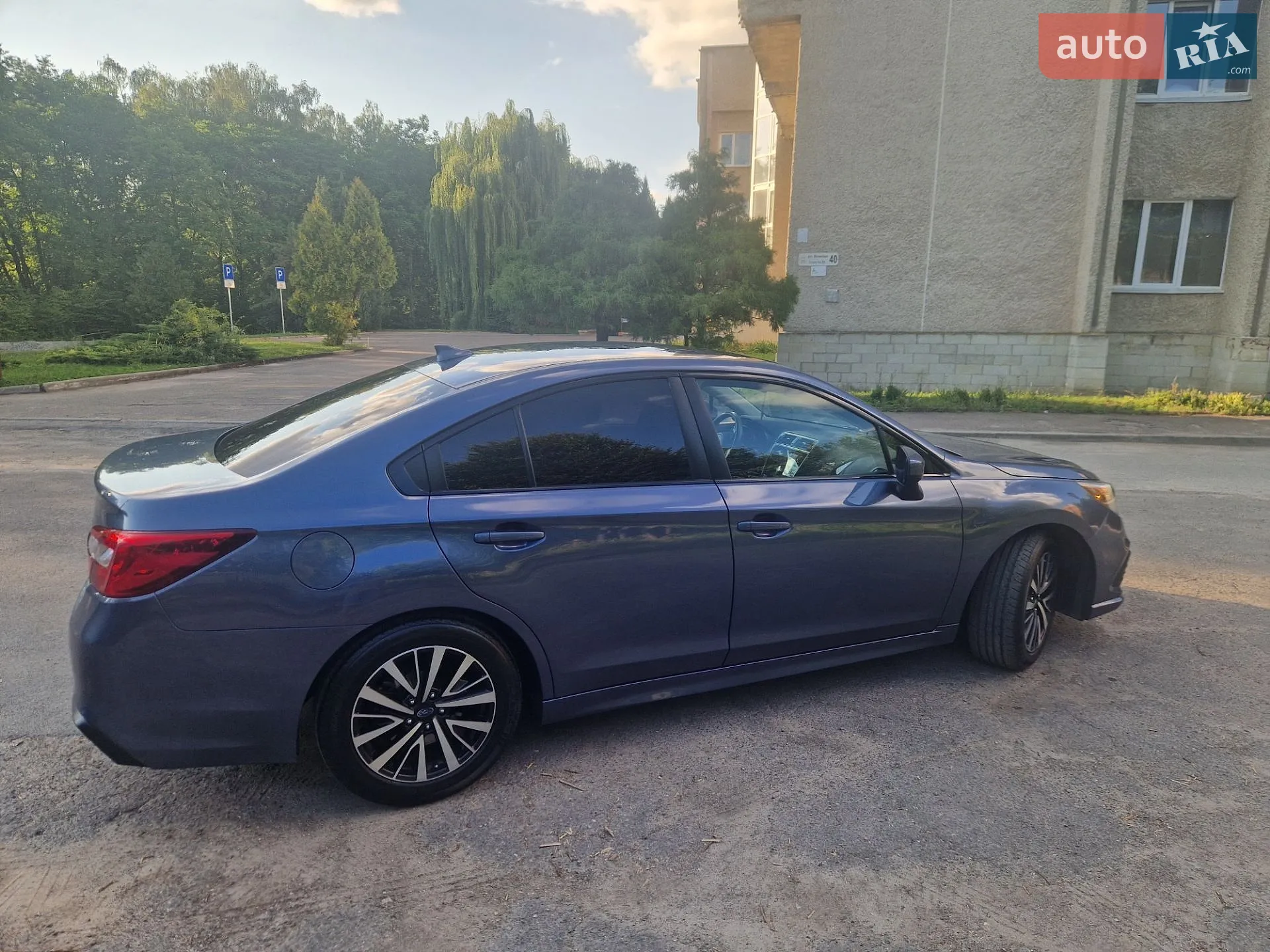 2017 Subaru Legacy - мініатюра 4