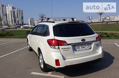 Внедорожник / Кроссовер Subaru Outback 2013 в Киеве