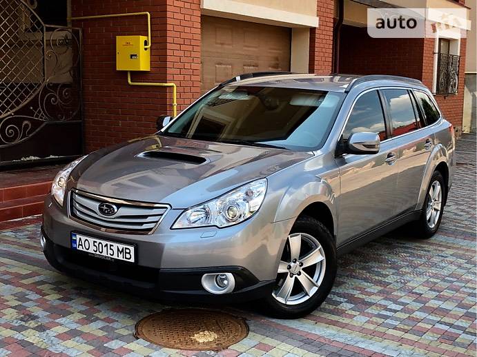 Внедорожник / Кроссовер Subaru Outback 2010 в Ужгороде