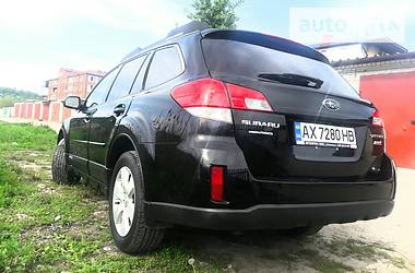 Внедорожник / Кроссовер Subaru Outback 2012 в Харькове