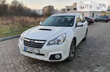 Позашляховик / Кросовер Subaru Outback 2014 в Львові