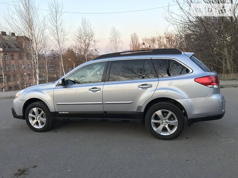 Універсал Subaru Outback 2013 в Чернівцях