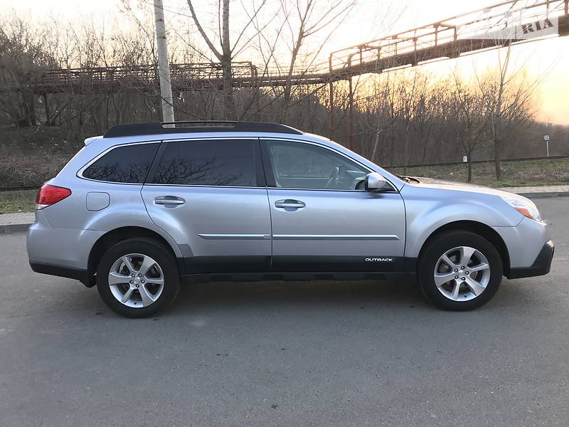 Універсал Subaru Outback 2013 в Чернівцях