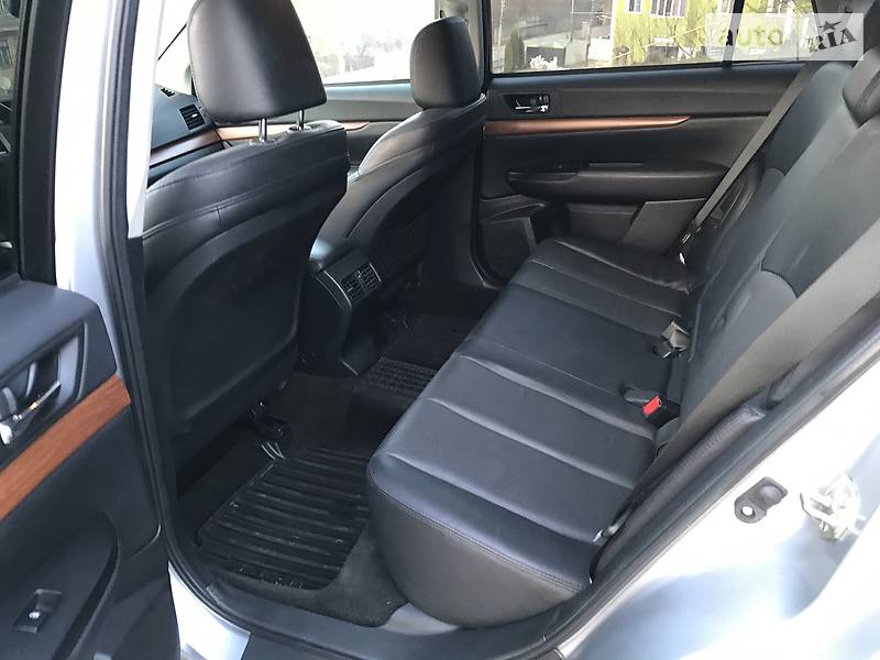 Універсал Subaru Outback 2013 в Чернівцях