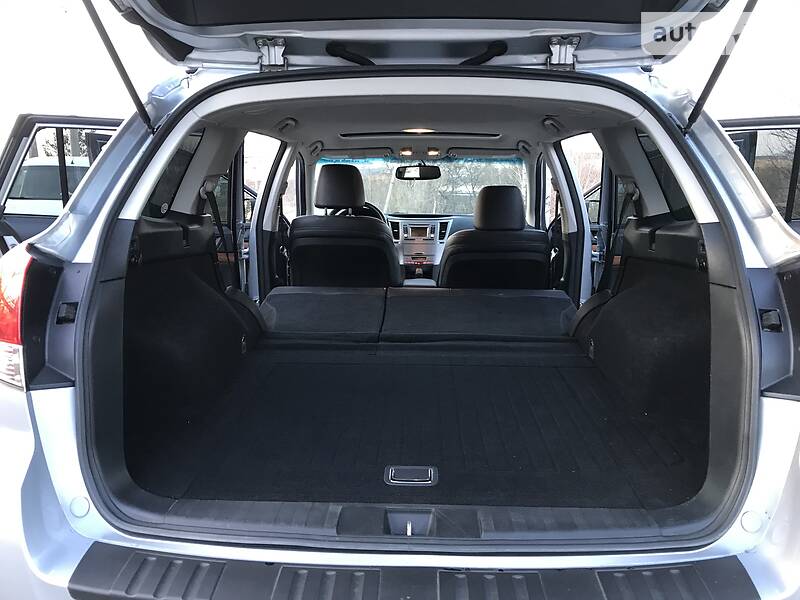 Універсал Subaru Outback 2013 в Чернівцях
