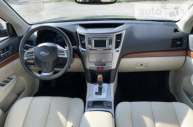 Позашляховик / Кросовер Subaru Outback 2013 в Сумах