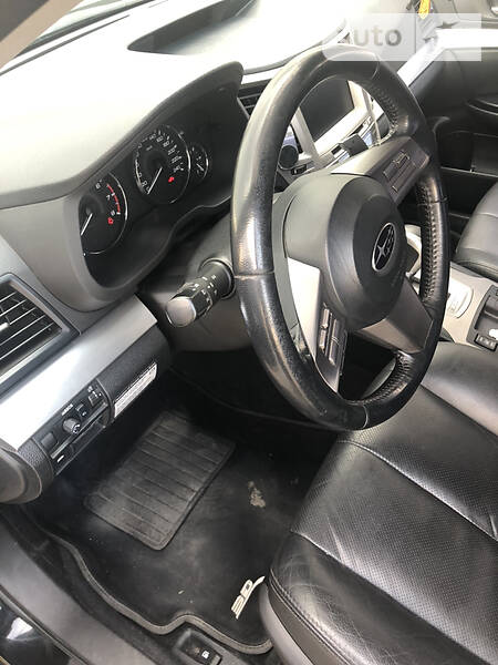 Позашляховик / Кросовер Subaru Outback 2011 в Миколаєві