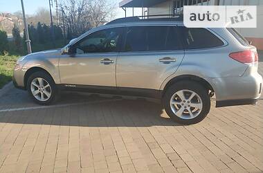 Внедорожник / Кроссовер Subaru Outback 2013 в Хмельницком