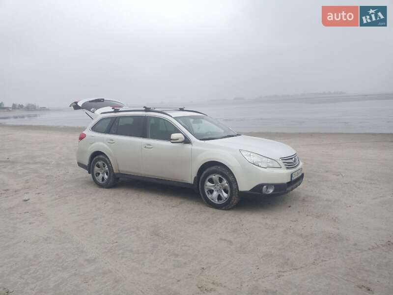 Універсал Subaru Outback 2010 в Черкасах