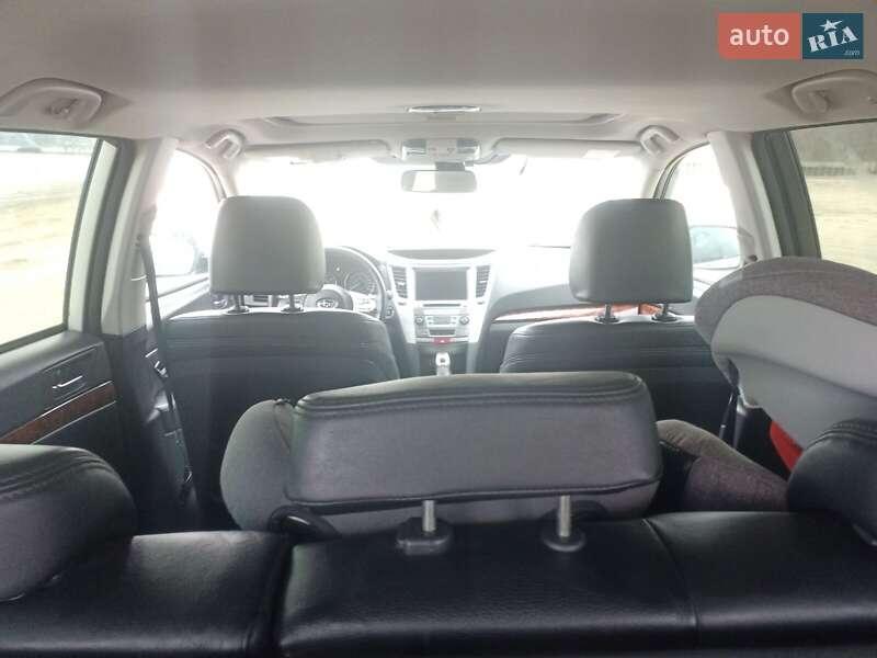 Універсал Subaru Outback 2010 в Черкасах