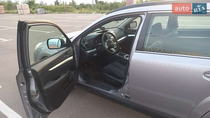 Универсал Subaru Outback 2010 в Кривом Роге
