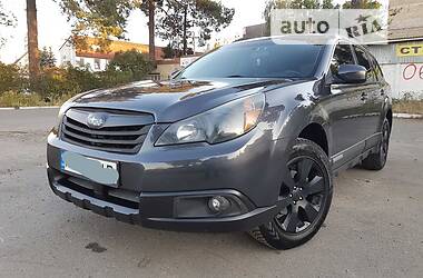 Позашляховик / Кросовер Subaru Outback 2010 в Києві