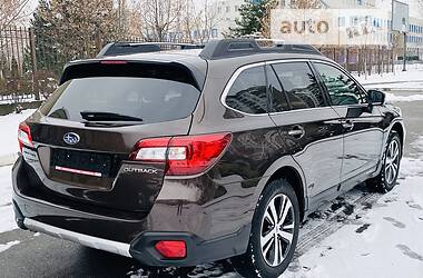 Внедорожник / Кроссовер Subaru Outback 2018 в 