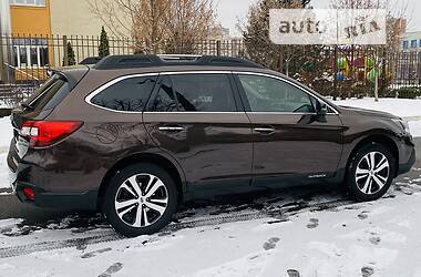 Внедорожник / Кроссовер Subaru Outback 2018 в 