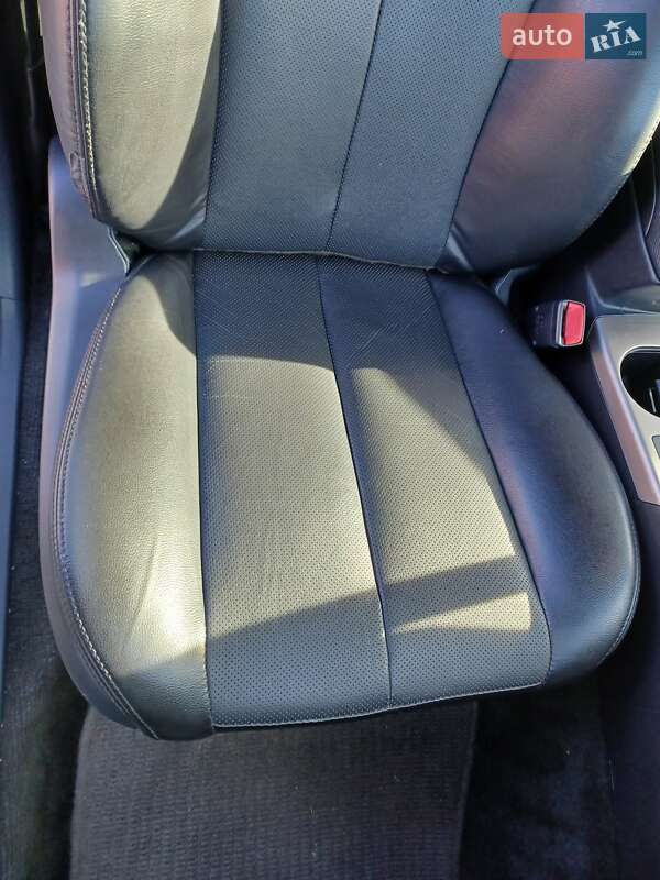 Універсал Subaru Outback 2012 в Тернополі