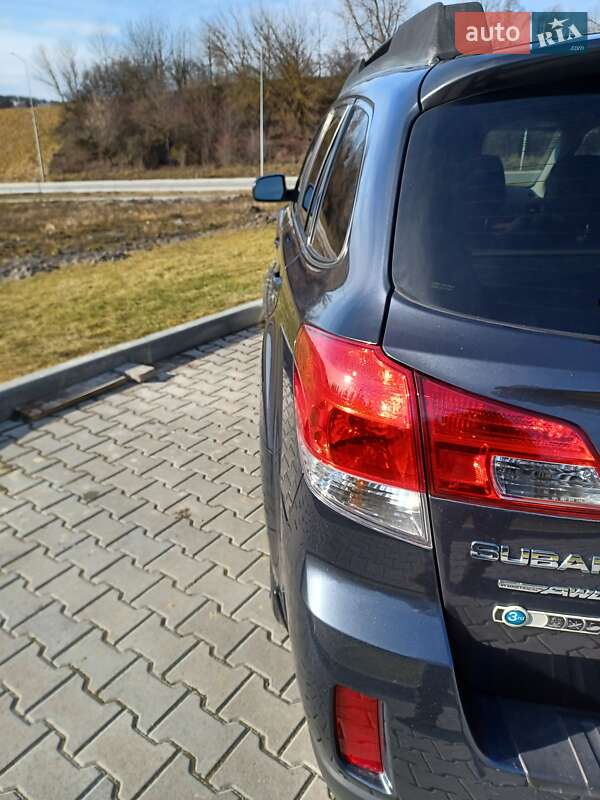 Універсал Subaru Outback 2012 в Тернополі