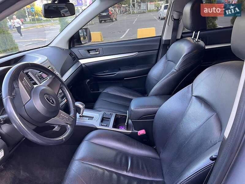 Универсал Subaru Outback 2010 в Львове