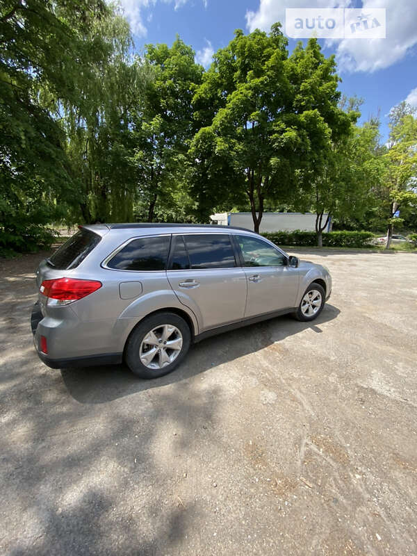 Универсал Subaru Outback 2011 в Тернополе