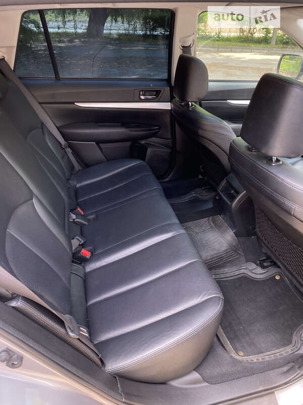 Универсал Subaru Outback 2011 в Тернополе