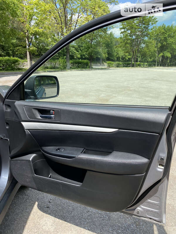 Универсал Subaru Outback 2011 в Тернополе