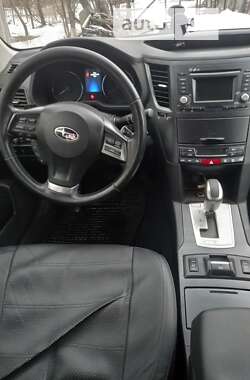 Универсал Subaru Outback 2013 в Драбове