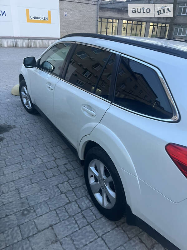 Универсал Subaru Outback 2013 в Львове