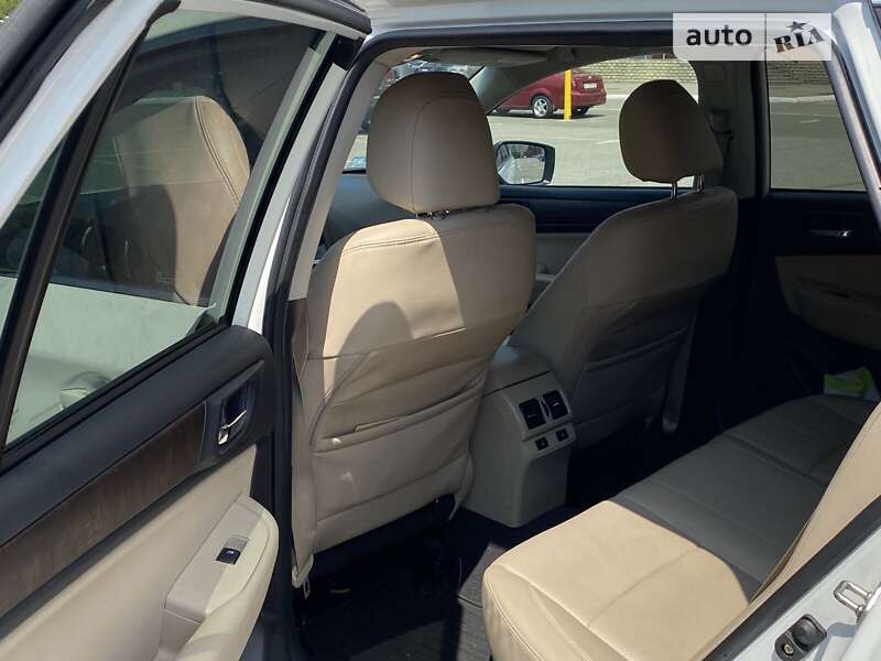 Универсал Subaru Outback 2017 в Киеве