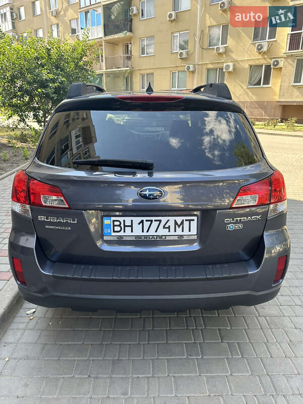 Універсал Subaru Outback 2013 в Одесі