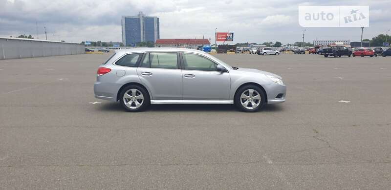 Универсал Subaru Outback 2012 в Киеве