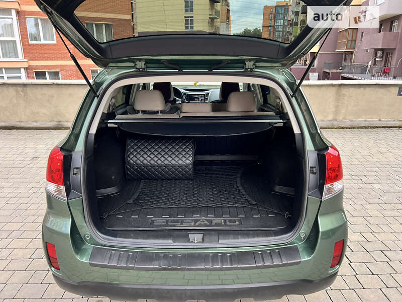 Универсал Subaru Outback 2014 в Черновцах